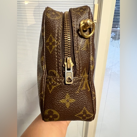 Louis Vuitton Trousse 23 with strap - Picture 3 of 14